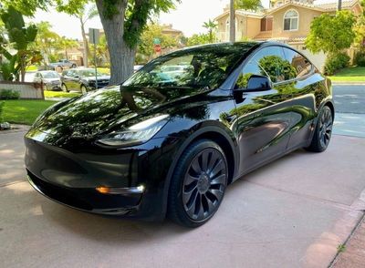 Tesla model Y standard идеальная пробег 7000 чёрный салон карбон