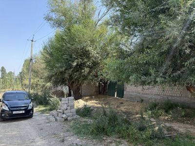 Yengi bossuv simrux maxallada 16 sotik yer sotiladi