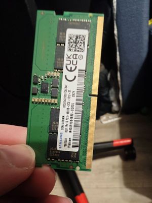 Продаю 2x8 ГБ оперативной памяти Samsung DDR5 SO-DIMM 4800 MHz