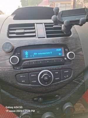 Продам штатную автоматмагнитолу от спарк автомат