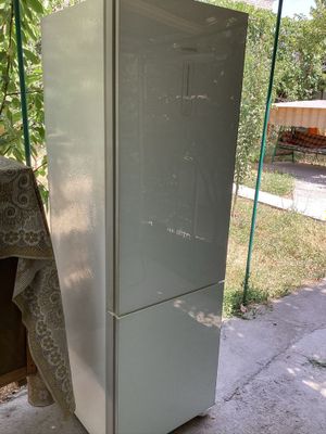 продается холодильник