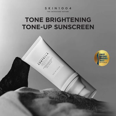 Солнцезащитный крем SKIN1004 Madagascar Centella Tone Brightening Tone-Up Sunscreen SPF50+ PA++++