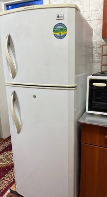 LG muzlatgich (ideal holatda)