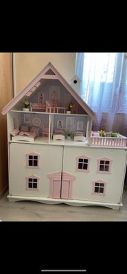 Продам кукольный домик с мебелью