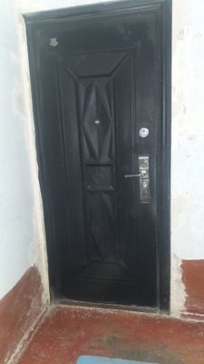 Kirish eshigi sotiladi