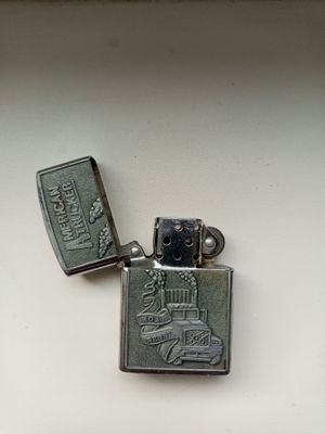 Продаётся зажигалка: zippo