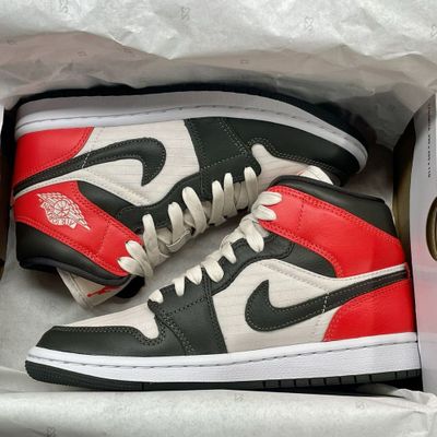Jordan 1 Mid SE [Оригинал 40.5]