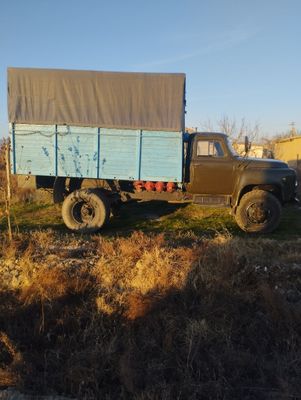 Gaz 53 sotiladi yurishga tayyor