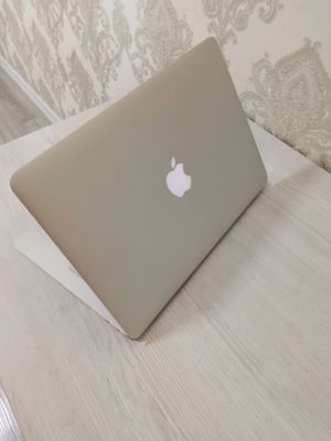 Mac book AirA1466 bu