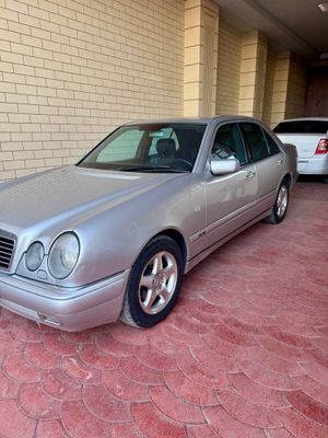 Mersedes Bens 210 avangard 1997 yil avtamat karobka elektroniy