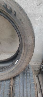 Шины 195/55 R16 в хорошем состоянии.