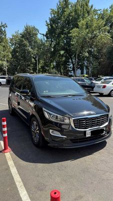 Kia Carnival Grand 8 seats 2020 yil