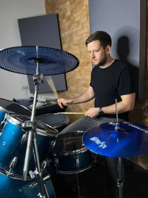 Уроки игры на барабанах/ударной установке