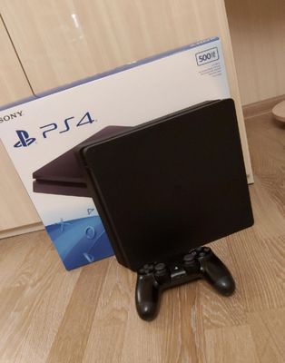 Срочно продам PlayStation 4 slim пс4