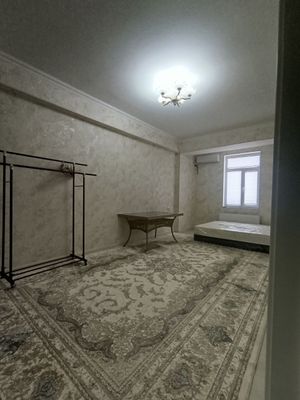 Сдаётся квартира Навастройка 10мкн около карвона базара 7 этаж