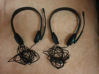 Продам оригинальные наушники Logitech H111