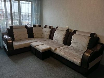 продам уголок для зала