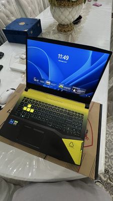 Суперигровой ноутбук MSI Crosshair
