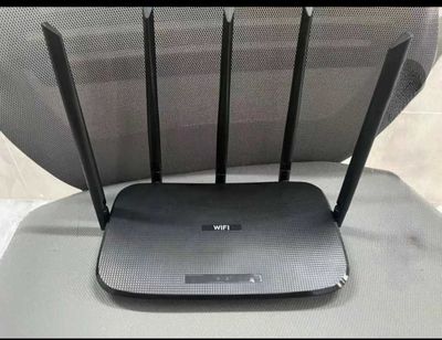 Wi Fi router sotiladi arzon narxda