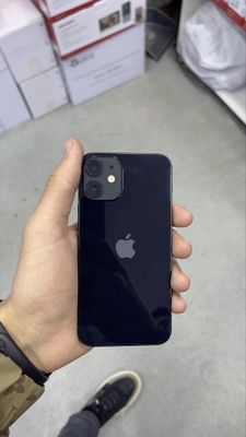 Телефон iPhone 12 mini