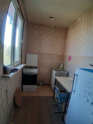 2 ком.4этаж,4 этажный кирпичный дом,Шайхантахурский район,Лабзак 13.