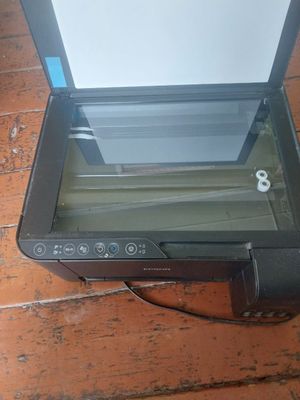 Printer sotiladi rangli yangi narhi 300$ kelishadigon joyi bor