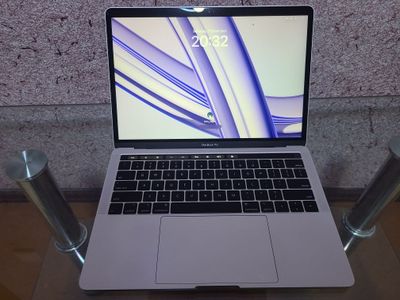 Macbook Pro 2018 13-inch 16GB 256GB