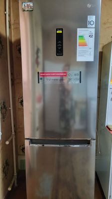 Продаётся холодильник LG