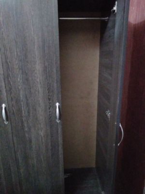 Шкаф продаеться год назад куплена