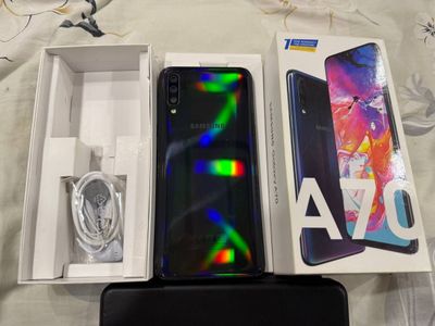 Samsung Galaxy A70 6/128gb holati yaxshi, karobka bor