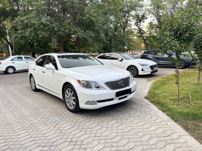 Lexus LS 460 в изумительном состоянии