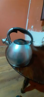 Чайник в отличном состоянии металлический.без дефектов.