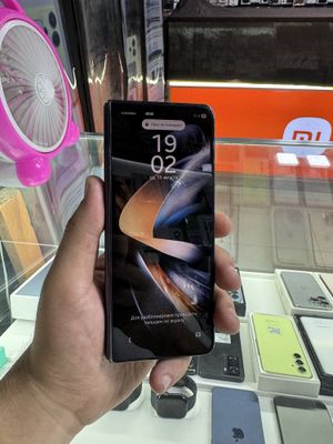 Z Fold 4 256 GB Hamma narsasi bor