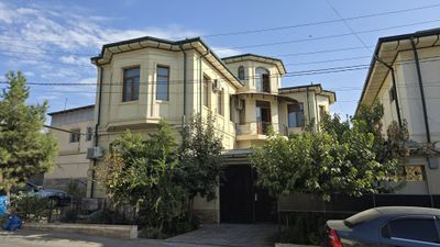 Сдаётся дом под офис/жильё или гостиницу в Яккасарай.