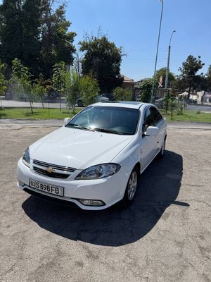 Срочно продается машина Gentra “ELEGANT”
