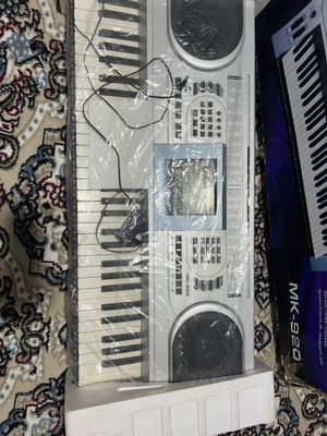 MK-920 – 61-ta tugmali elektron sintezator
