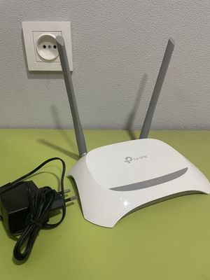 Роутер wifi TPlink.