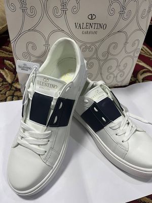 В НАЛИЧИИ! Кроссовки Valentino (Валентино) 42 размер