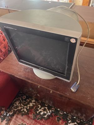 Kompyuter monitor LG