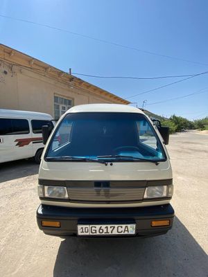 Damas Deluxe 2003