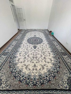 Gilam Sotiladi holati yangidek rzameri 3.5x5