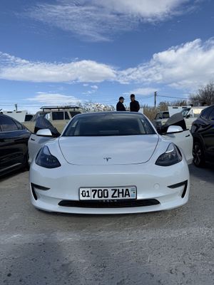 Tesla model 3 srochno sotiladi barter bor holati ideal probeg 60000