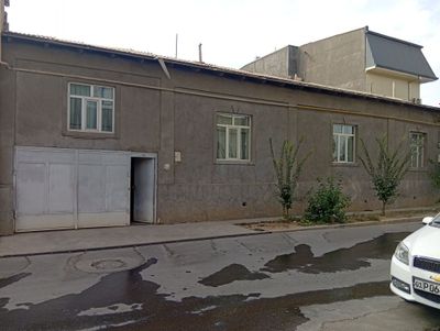 Uchastka sotiladi yunsobod 19 kv Bobodexqon Maxalada