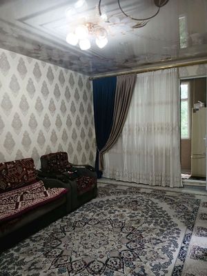 Продаётся Чиланзар 8 2/4/4 Зеркалка.