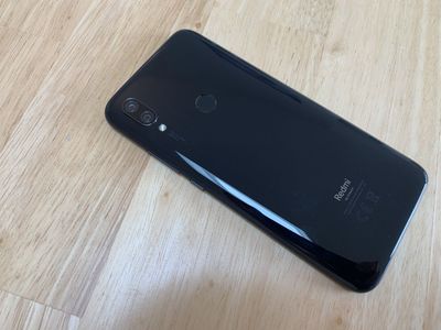 Redmi 7 32gb sotiladi.