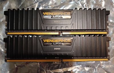 Corsair Vengeance 32gb (16x2gb) ddr4 3000mhz