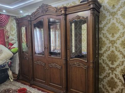 Сервант мебель для гостиной как новый