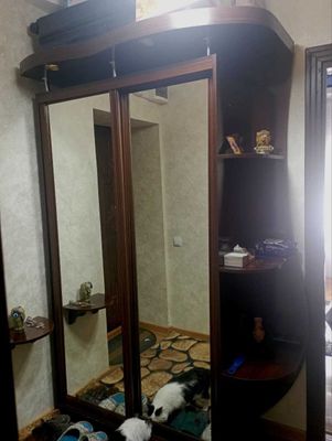 Продается шкаф в прихожую