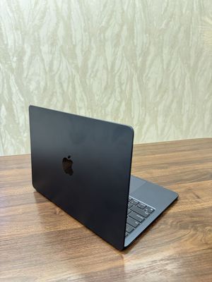 MacBook Air M3 13.6 inch 8/256