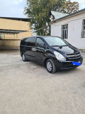 Hyundai H-1 Starex (чёрный) 2011